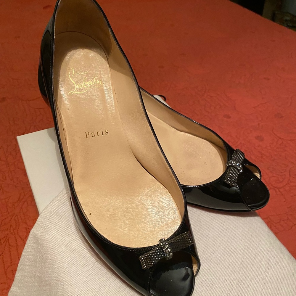 Christian Louboutin 39.5 patent peep toe pump - Picture 3 of 7